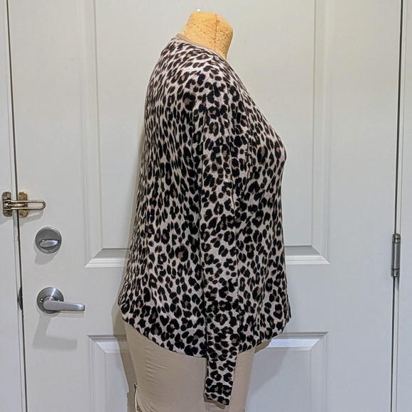 EUC Old Navy XXL 100% Cotton Leopard Print Long Sleeve Cardigan - Picture 3 of 6